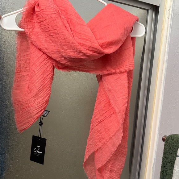 Tommy Bahama/Echo Coral Wrinkle Wrap - Picture 4 of 7